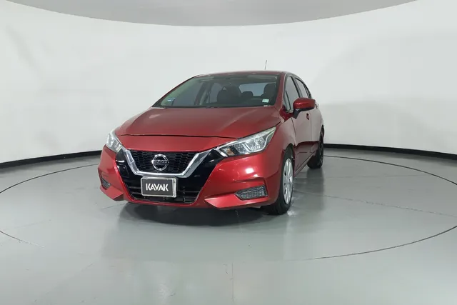 Nissan · Versa