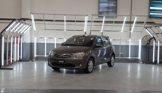 Toyota • Etios