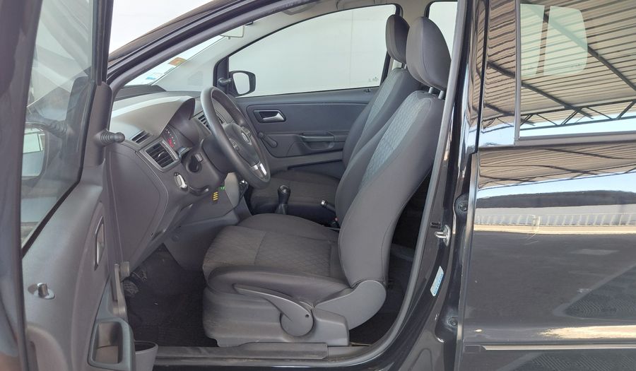 Volkswagen Fox 1.6 COMFORTLINE Hatchback 2015