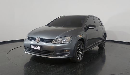 Volkswagen • Golf
