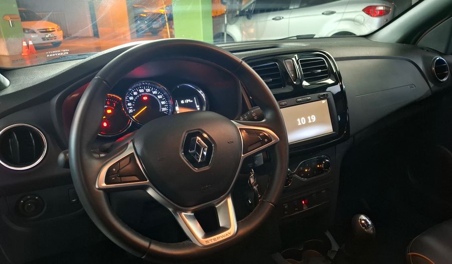 Renault Sandero Stepway 1.6 INTENS Hatchback 2022