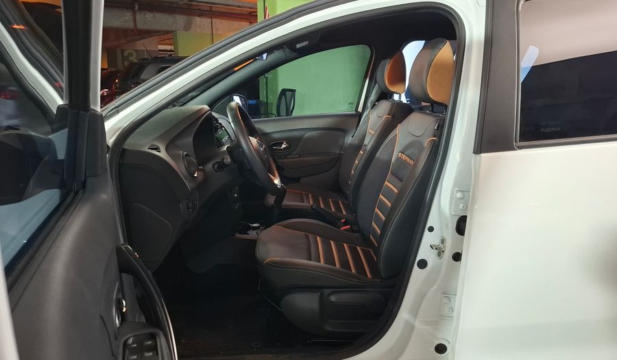 Renault Sandero Stepway 1.6 INTENS Hatchback 2022