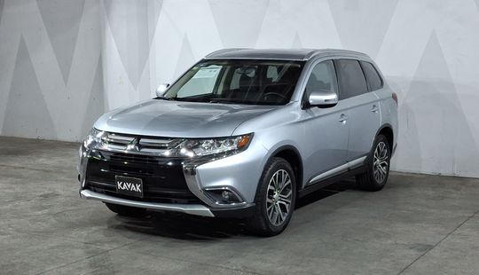 Mitsubishi • Outlander