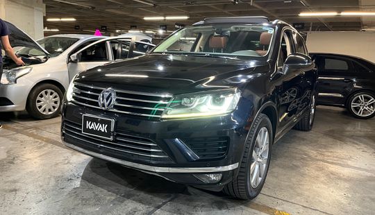 Volkswagen • Touareg