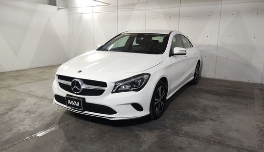 Mercedes Benz • Clase CLA