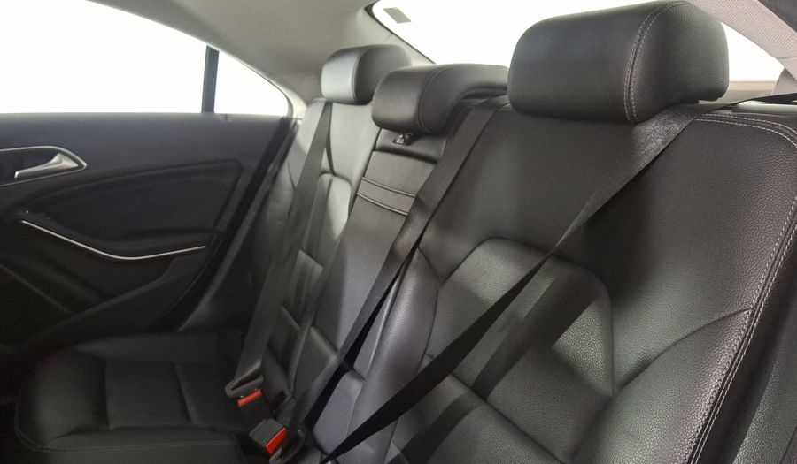 Mercedes Benz Clase Cla 1.6 CLA 180 CGI AT Coupe 2017