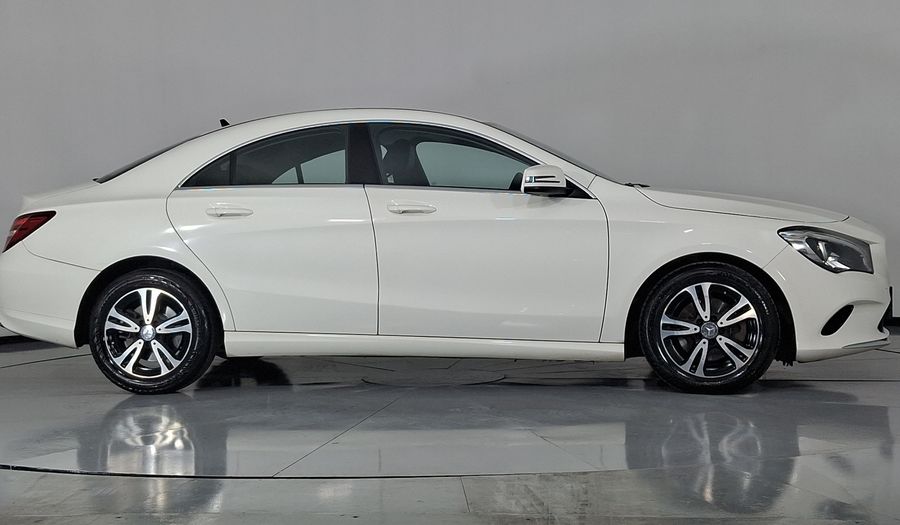 Mercedes Benz Clase Cla 1.6 CLA 180 CGI AT Coupe 2017