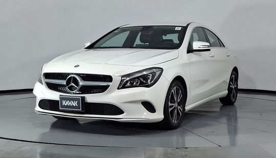 Mercedes Benz • Clase CLA