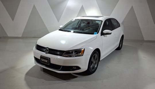 Volkswagen • Jetta