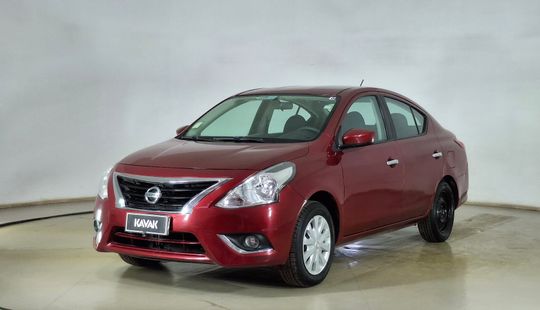 Nissan • Versa