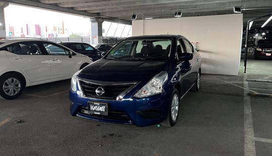 Nissan • Versa