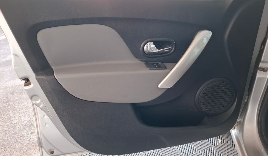 Renault Logan 1.6 PRIVILEGE Sedan 2017