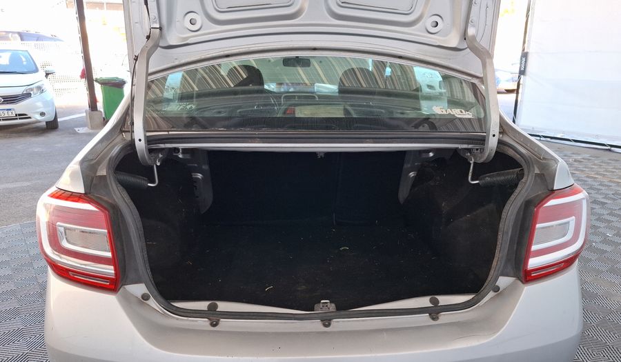 Renault Logan 1.6 PRIVILEGE Sedan 2017