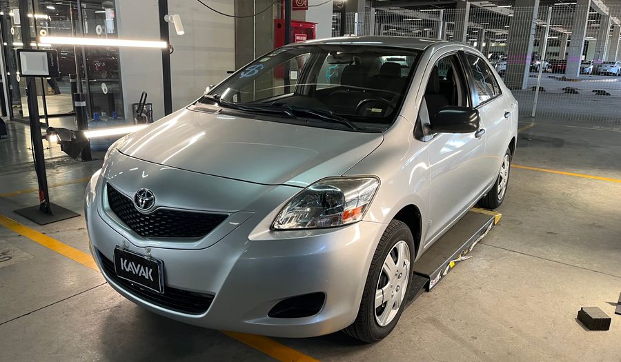 Toyota Yaris 1.5 SEDAN PREMIUM MT Sedan 2015