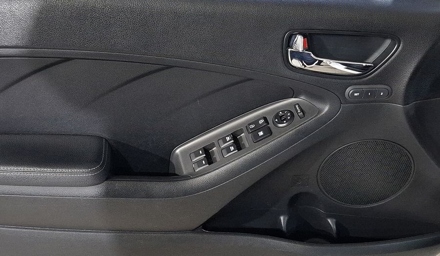 Kia Forte 2.0 SX MT Hatchback 2017