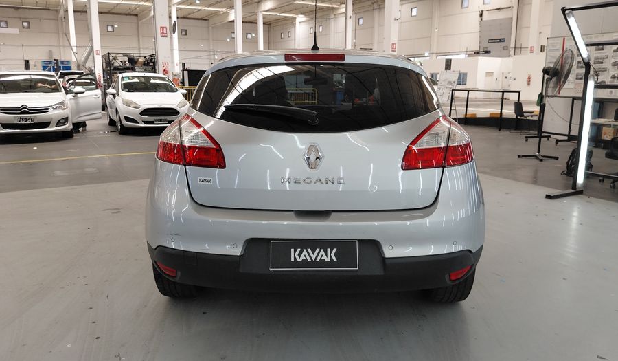 Renault Megane 2.0 MEGANE III LUXE Hatchback 2013