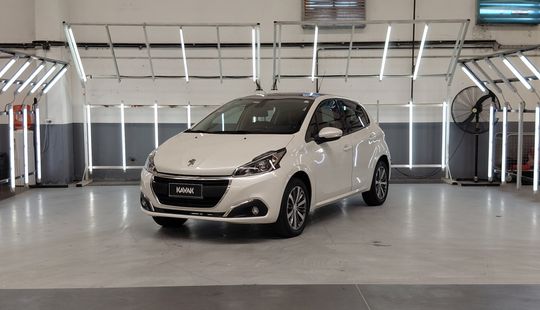 Peugeot • 208