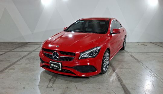 Mercedes Benz • Clase CLA