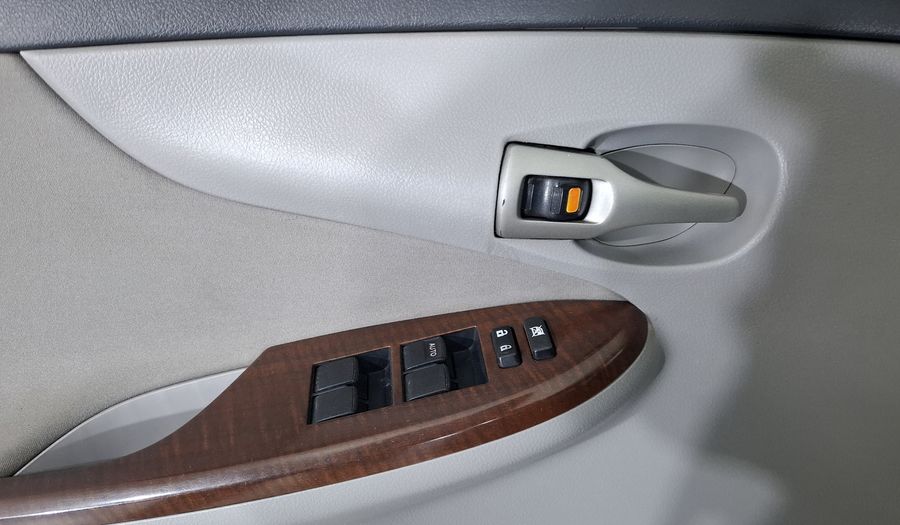 Toyota Corolla 1.8 XLE AT Sedan 2012