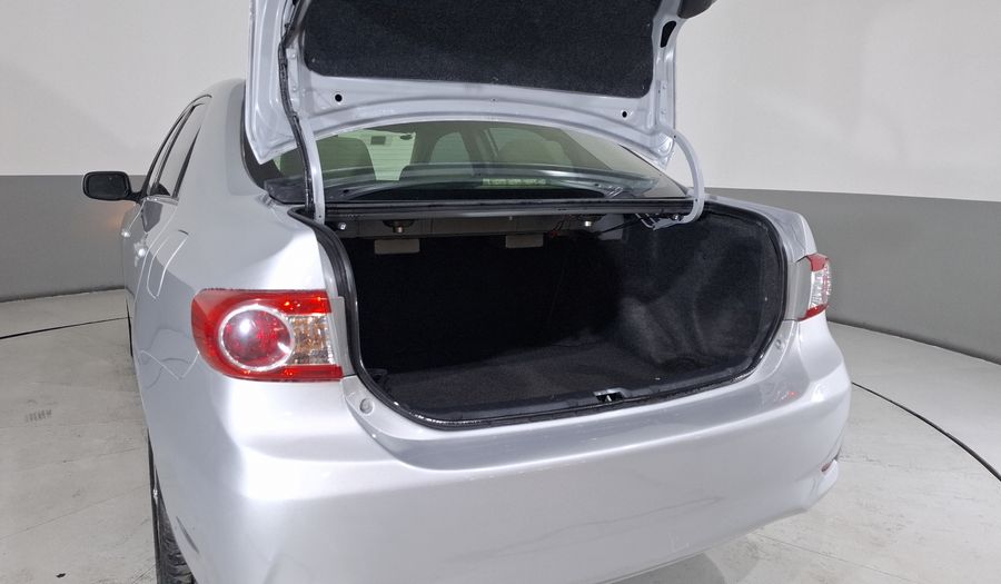 Toyota Corolla 1.8 XLE AT Sedan 2012