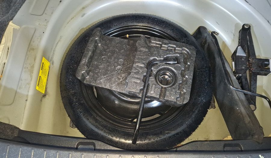 Toyota Corolla 1.8 XLE AT Sedan 2012