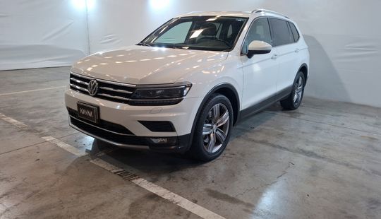 Volkswagen • Tiguan