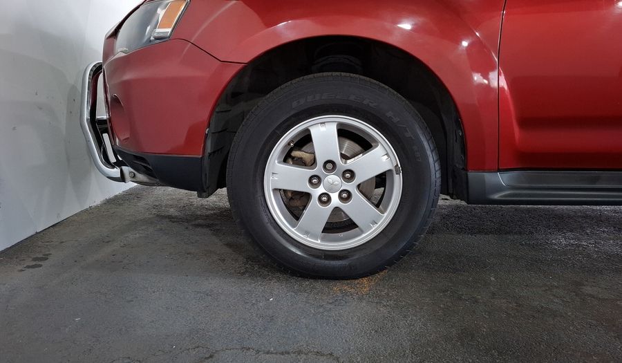 Mitsubishi Outlander 2.4 XLS AT Suv 2013