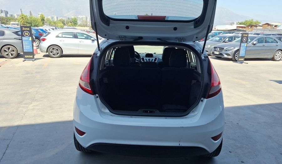 Ford Fiesta 1.6 TITANIUM Hatchback 2013