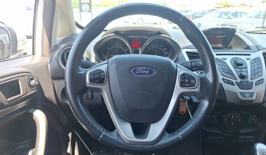Ford Fiesta 1.6 TITANIUM Hatchback 2013