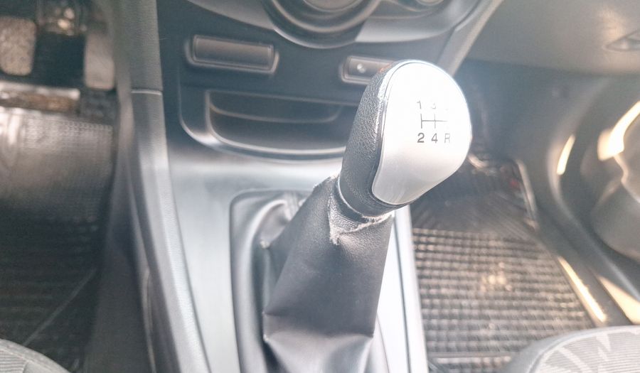 Ford Fiesta 1.6 TITANIUM Hatchback 2013