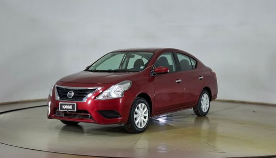 Nissan • Versa