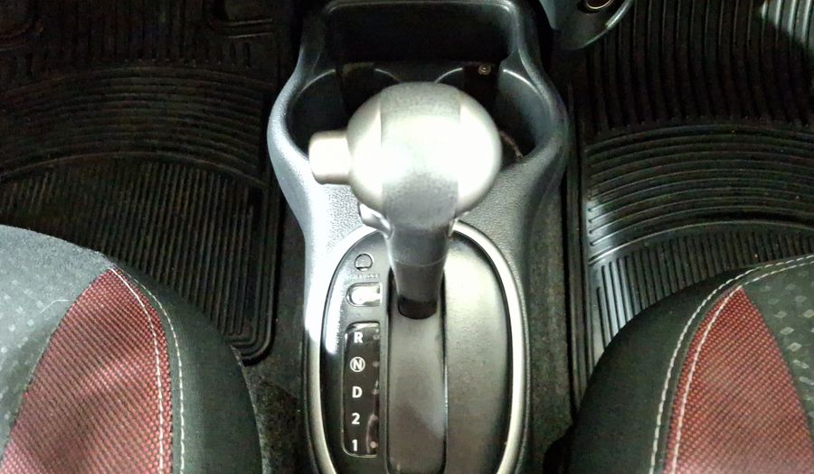 Nissan March 1.6 EXCLUSIVE BI-TONO AUTO Hatchback 2020