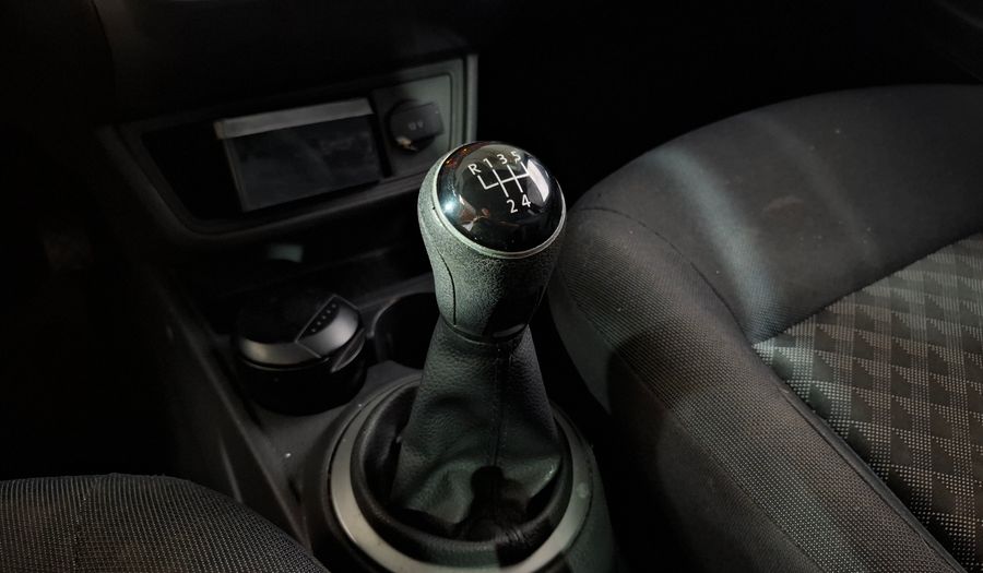 Volkswagen Gol Trend 1.6 HIGHLINE Hatchback 2015