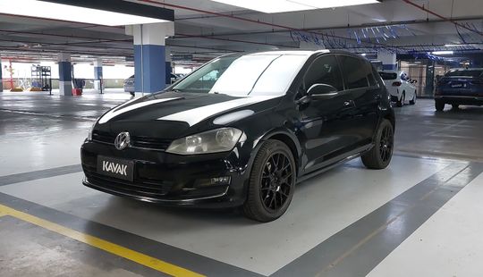 Volkswagen • Golf