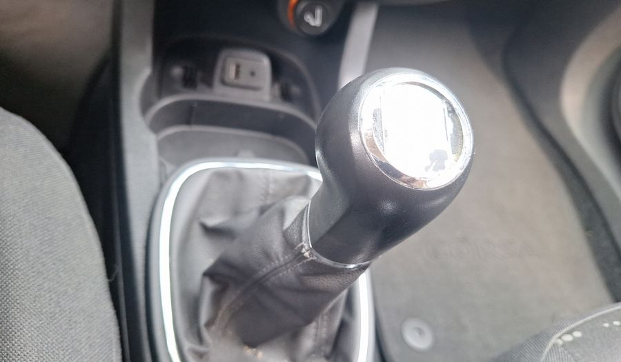 Opel Corsa 1.4 ENJOY Hatchback 2013