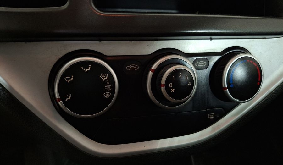 Kia Morning 1.0 LX Hatchback 2012