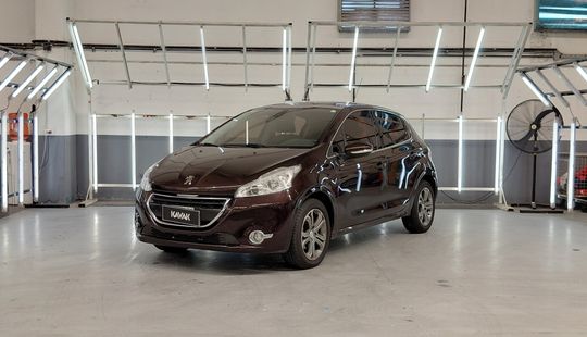 Peugeot • 208