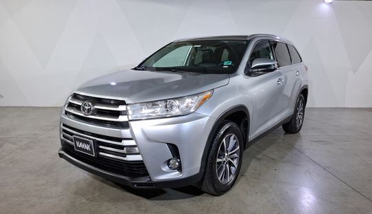 Toyota • Highlander