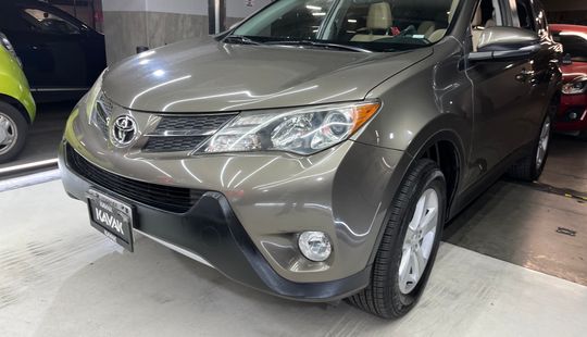 Toyota • RAV4