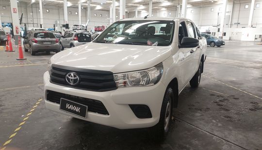 Toyota • Hilux