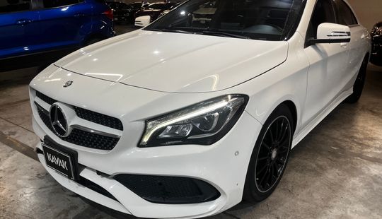 Mercedes Benz • Clase CLA