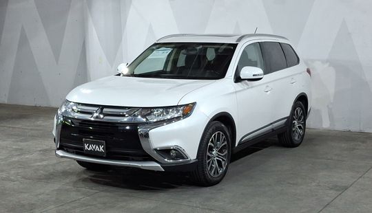 Mitsubishi • Outlander