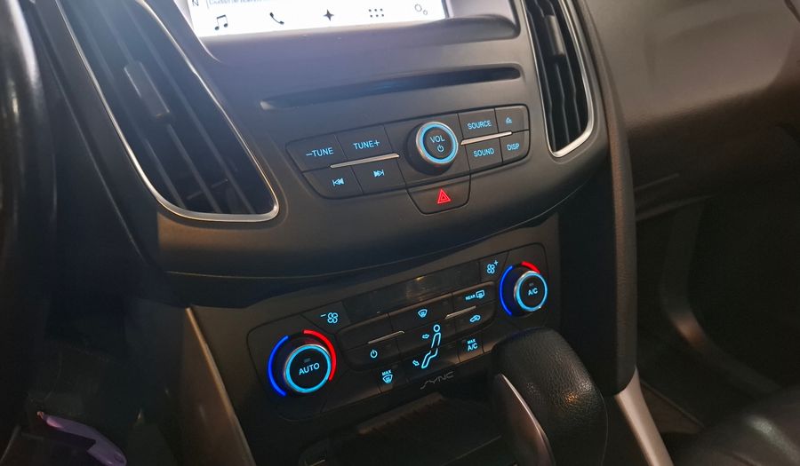 Ford Focus Iii 2.0 SE PLUS AT Hatchback 2017