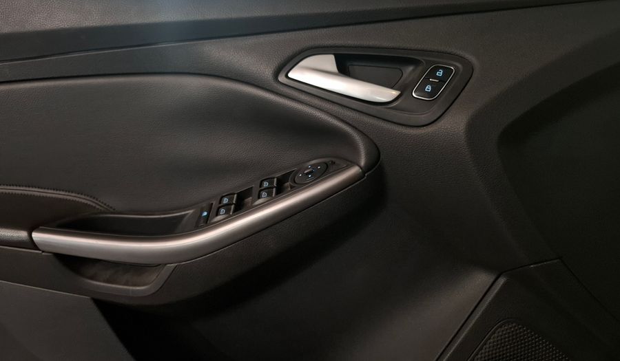 Ford Focus Iii 2.0 SE PLUS AT Hatchback 2017