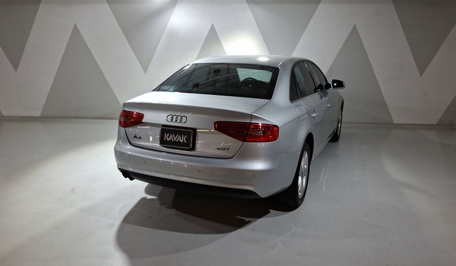 Audi A4 2.0 TFSI TRENDY PLUS MULTITRONIC Sedan 2013