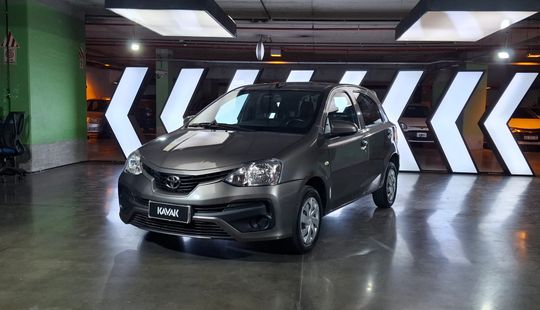 Toyota • Etios