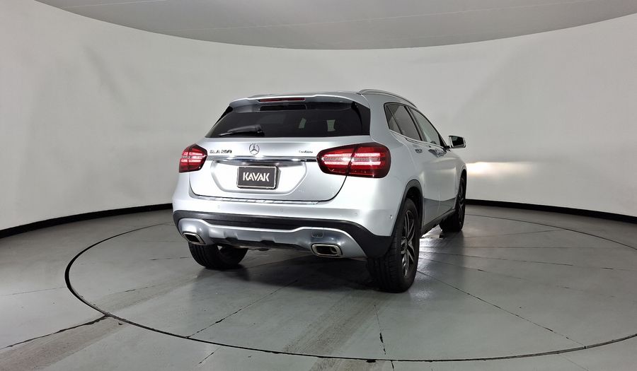 Mercedes Benz Clase Gla 1.6 GLA 200 SPORT DCT Suv 2020