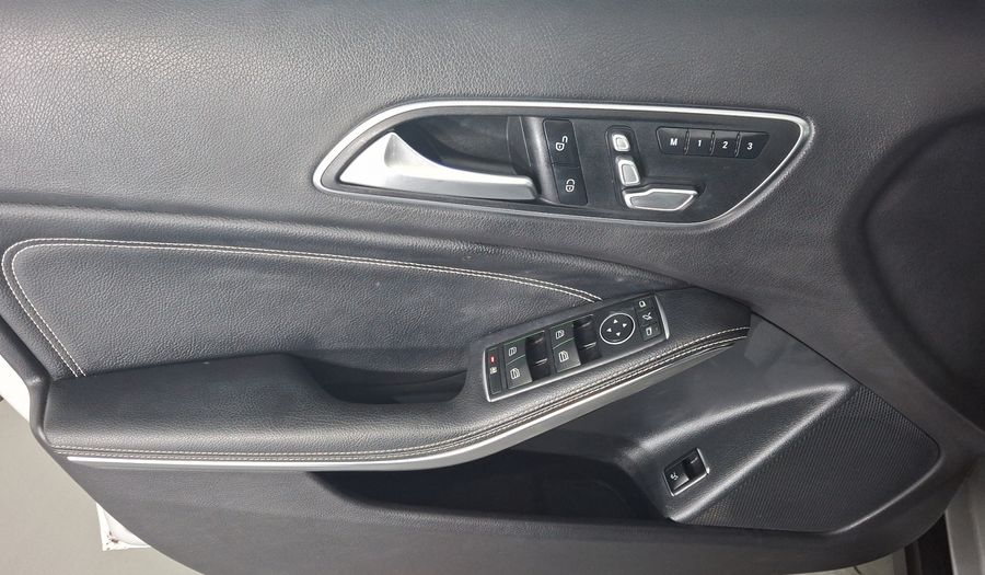 Mercedes Benz Clase Gla 1.6 GLA 200 SPORT DCT Suv 2020