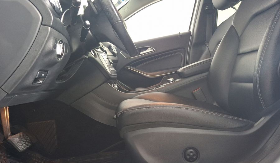 Mercedes Benz Clase Gla 1.6 GLA 200 SPORT DCT Suv 2020