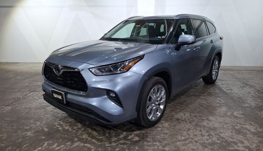 Toyota • Highlander